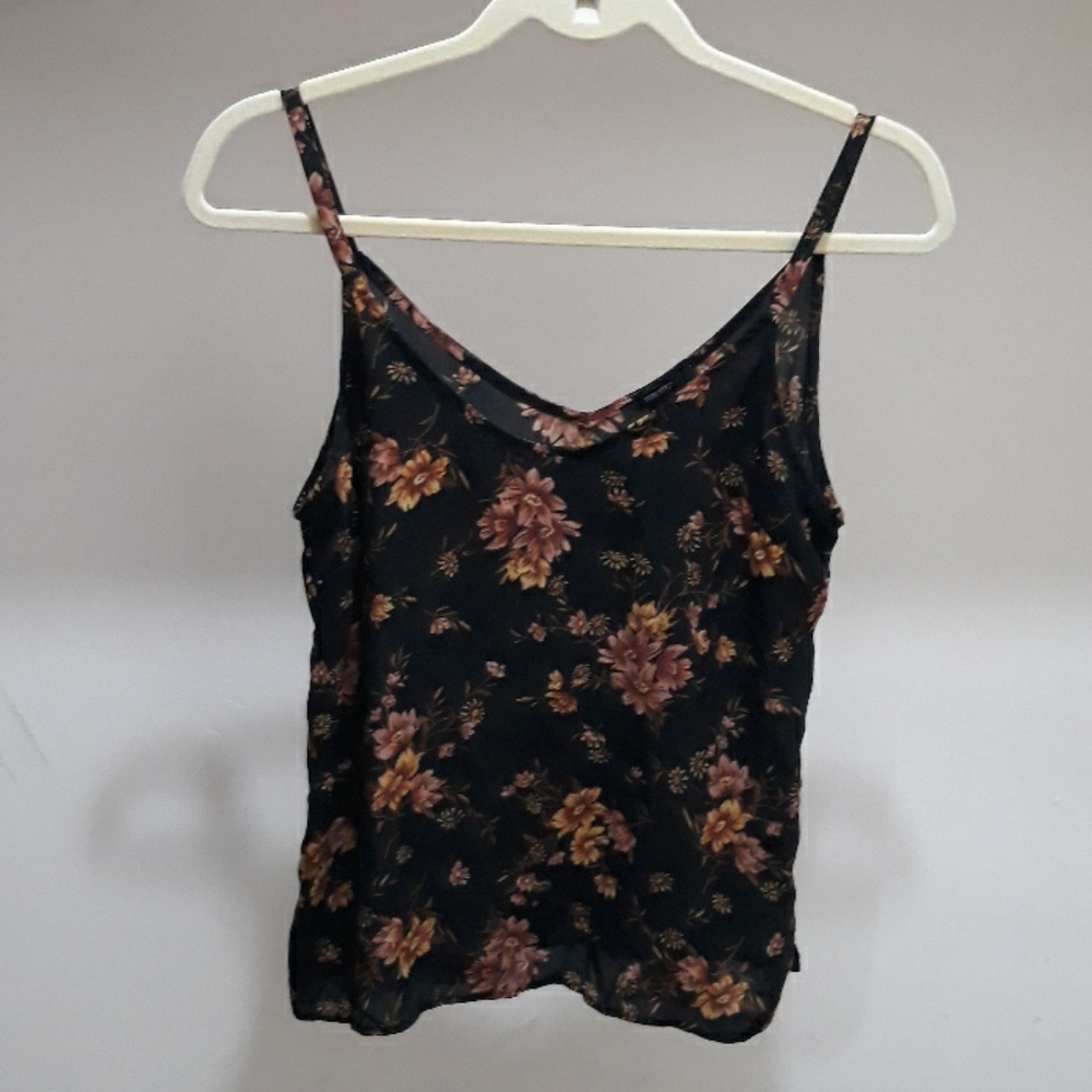 NWOT FOREVER 21 FLOWER STRAP TOP